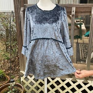 POL Tunic Women's medium Blue Velvet
3/4 Sleeve Boho Crew Neck